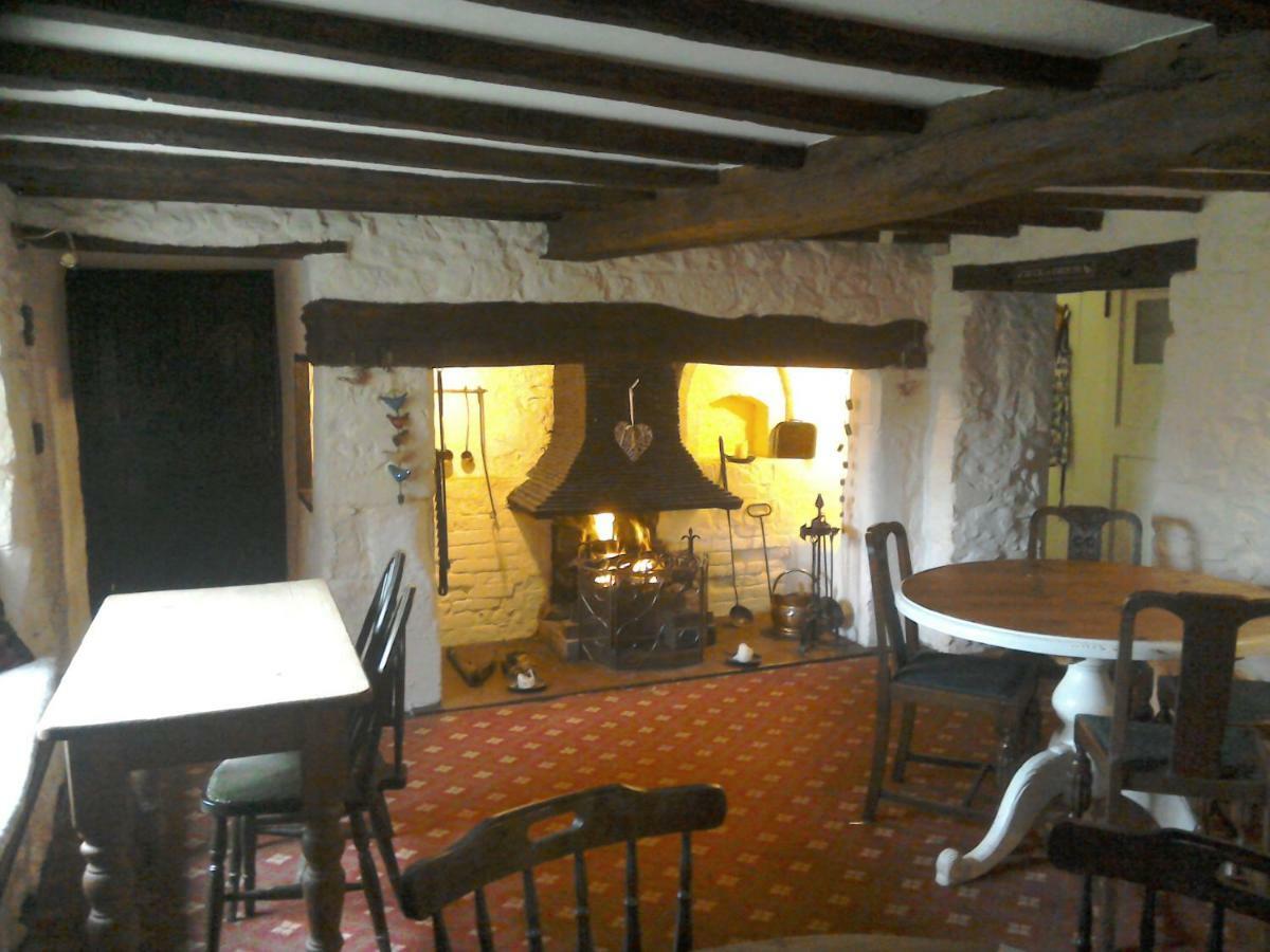 The Crown Inn Alvediston Buitenkant foto