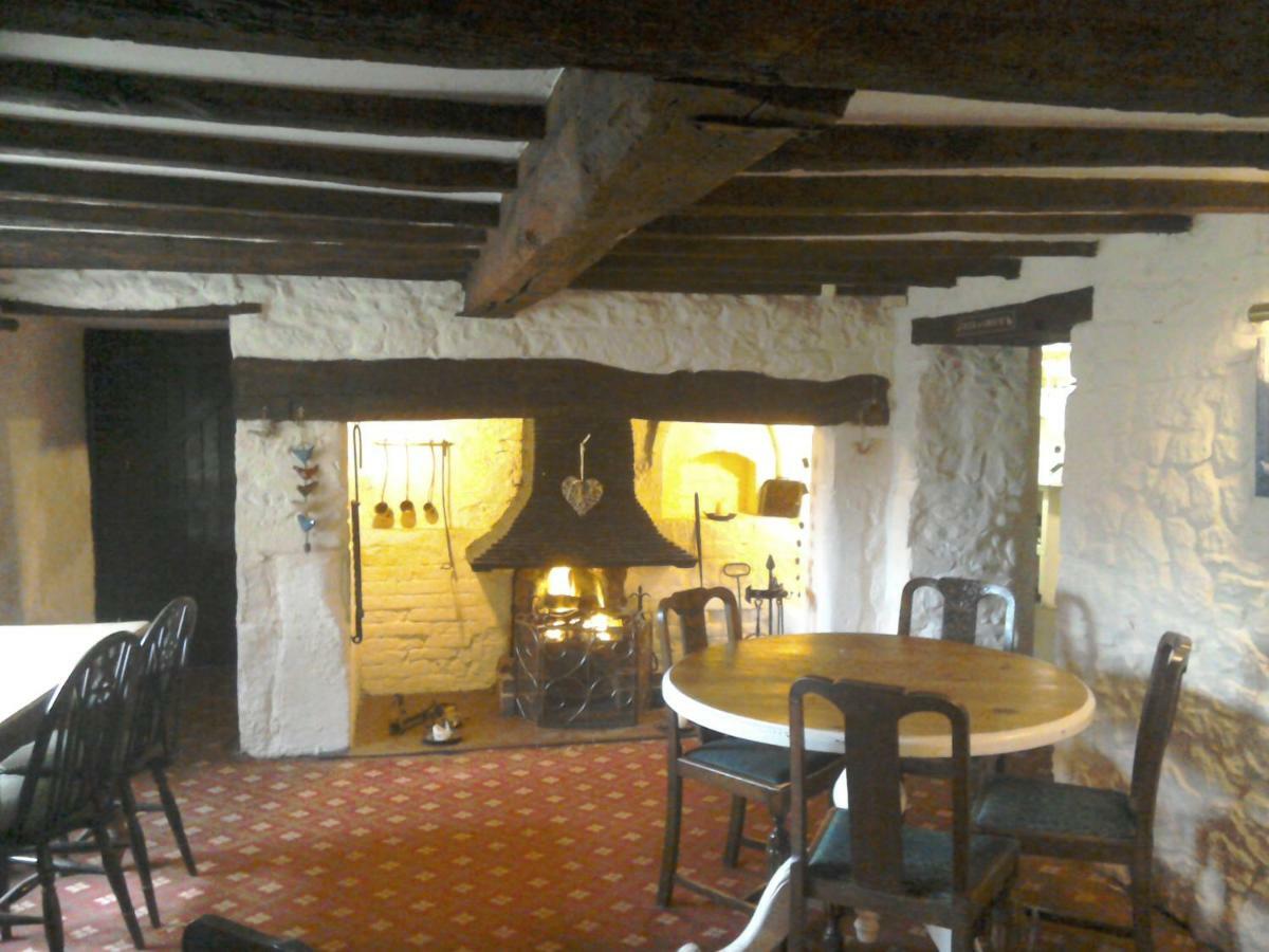 The Crown Inn Alvediston Buitenkant foto