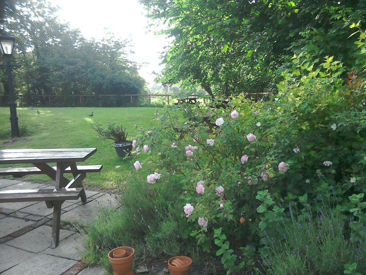 The Crown Inn Alvediston Buitenkant foto