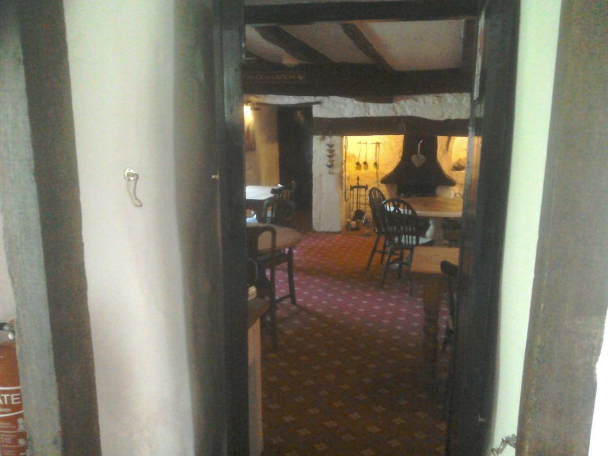 The Crown Inn Alvediston Buitenkant foto