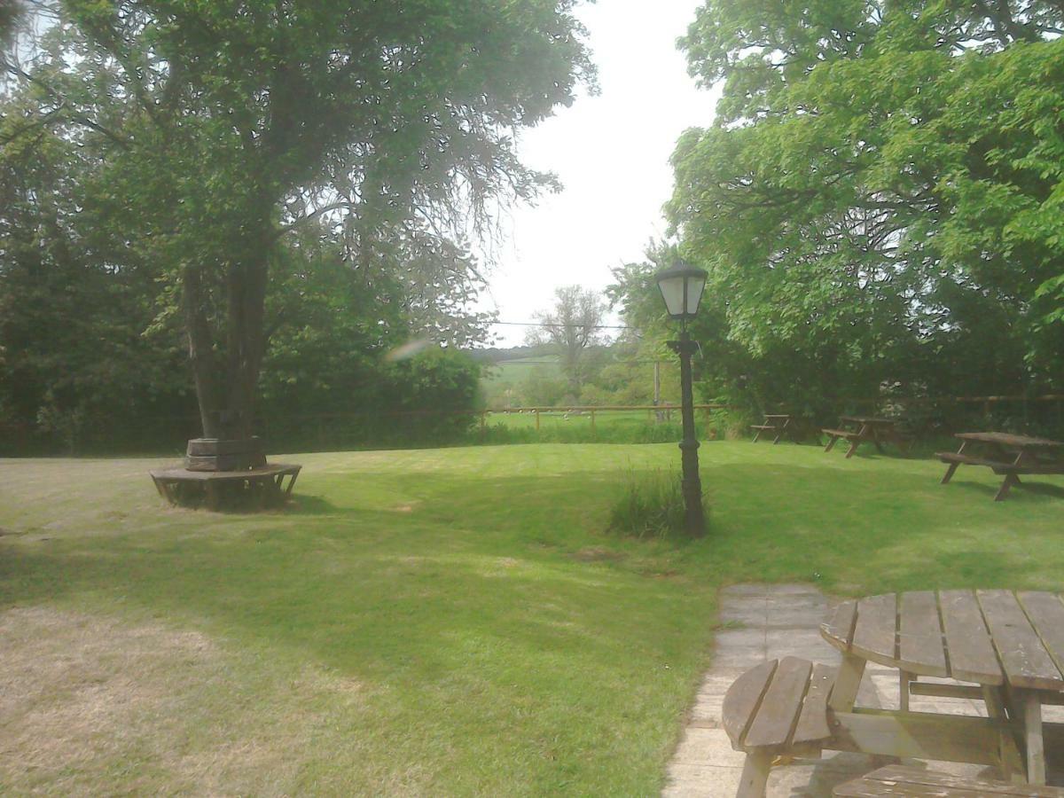 The Crown Inn Alvediston Buitenkant foto